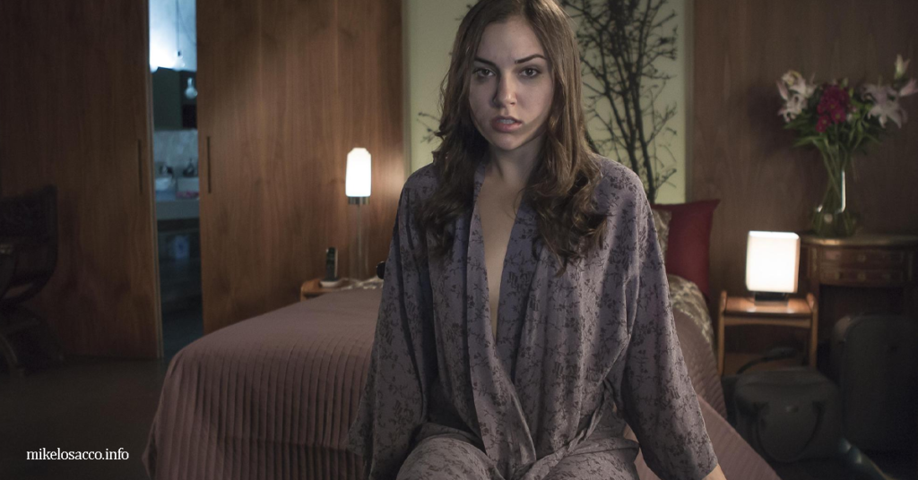 Sasha Grey ซาช่า เกรย์ เกิดเมื่อ 1988 ในเมืองแซคราเมนโต รัฐแคลิฟอร์เนีย พ่อของเธอเป็นชาวกรีกโดยกำเนิดและทำงานเป็นช่างเครื่องในโรงรถ