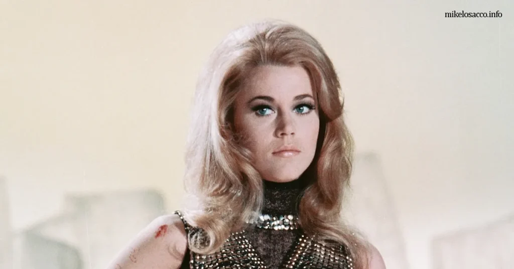 Jane Fonda เจน ฟอนดา ที่เลียนแบบไม่ได้คือสัญลักษณ์แห่งสไตล์อย่างแท้จริง แม้ว่าเธอจะอายุมาก แต่นักแสดงก็ยังคงปรากฏตัวในภาพยนตร์